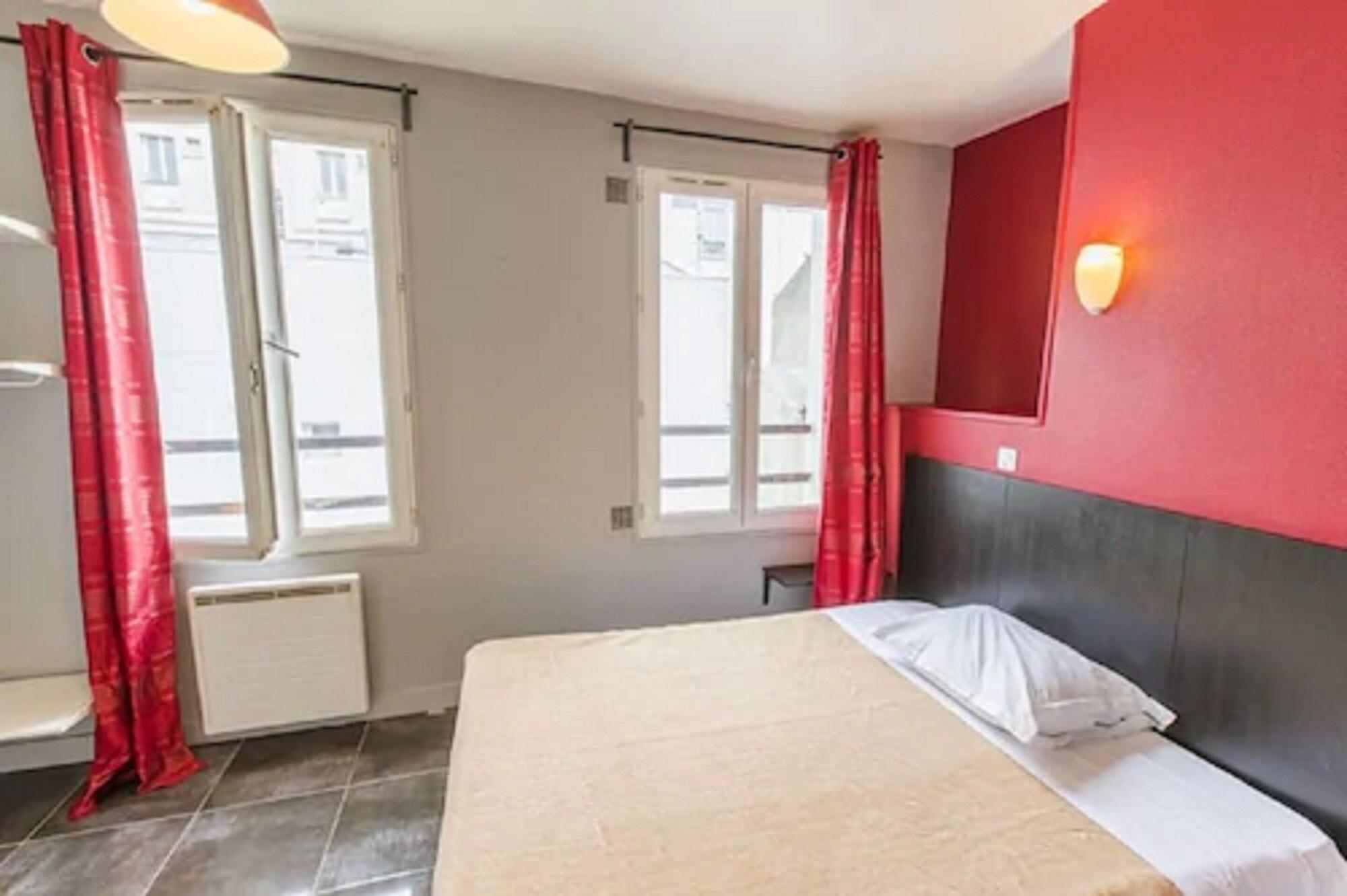 Hipotel Paris Montmartre Gare Du Nord Exterior photo