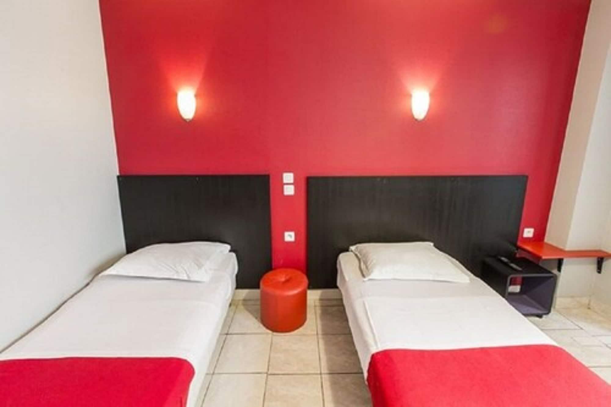 Hipotel Paris Montmartre Gare Du Nord Exterior photo